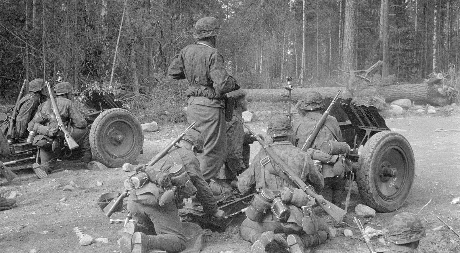 7.5cm le.IG 18 tuliasemassa