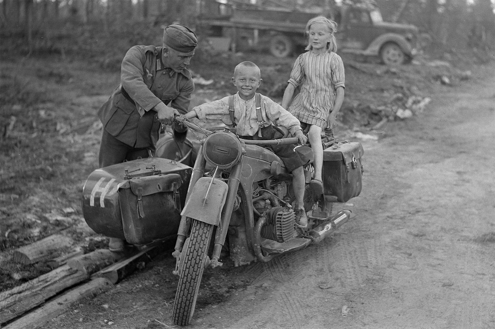 BMW R12