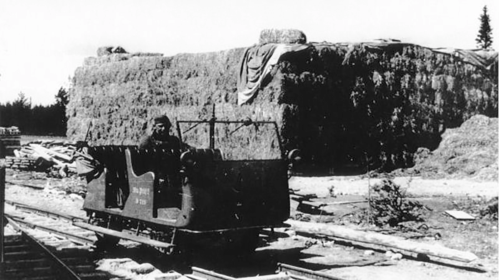 Moottoriresiina rehuasemalla